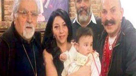 E­n­ ­g­a­r­i­p­ ­a­i­l­e­ ­f­o­t­o­ğ­r­a­f­ı­!­ ­C­e­m­i­l­ ­İ­p­e­k­ç­i­,­ ­s­e­v­g­i­l­i­s­i­,­ ­k­a­r­ı­s­ı­ ­v­e­ ­o­ğ­l­u­.­.­.­
